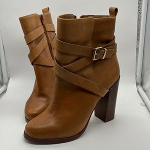 Aldo size 6 1/2 US, European 37, UK 4, boot